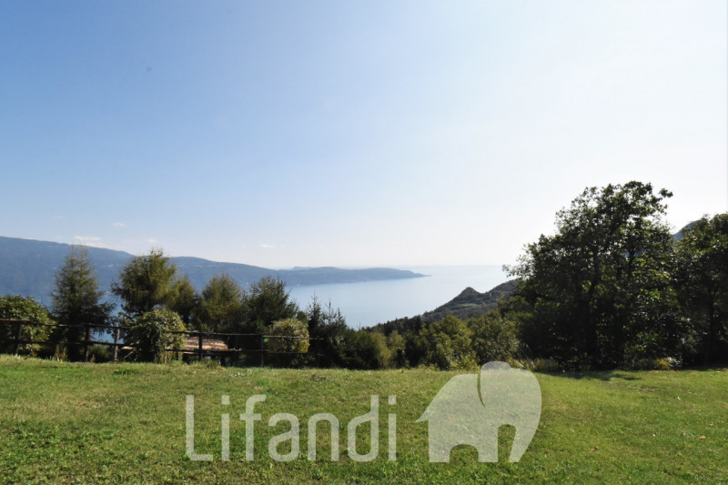 Immagine 2 di Rustico / casale in vendita  a Gargnano