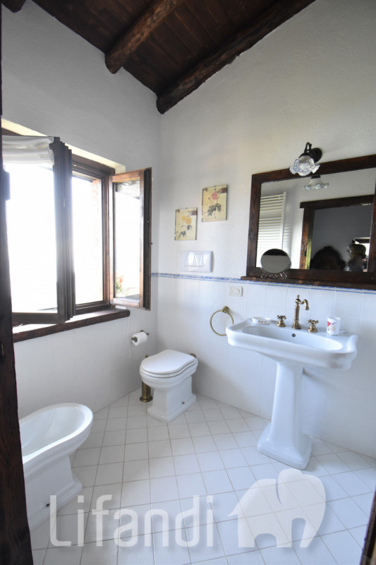 Immagine 6 di Rustico / casale in vendita  a Gargnano