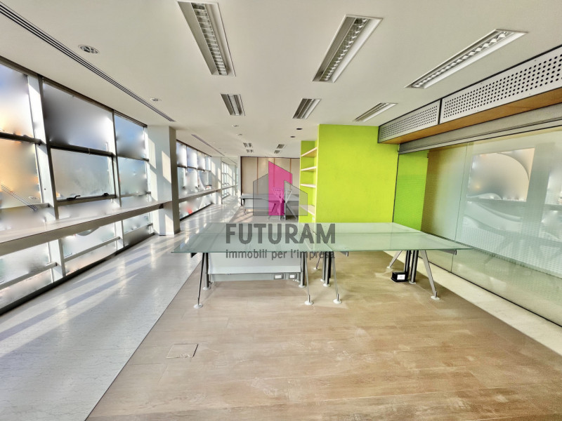 Immagine 6 di Capannone industriale in affitto  a Torri Di Quartesolo