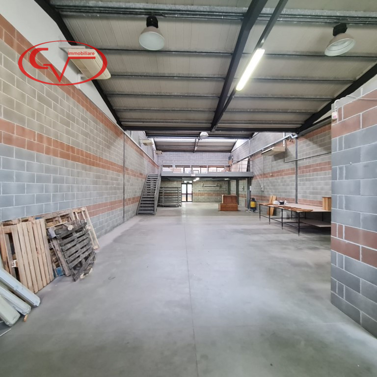 Immagine 2 di Capannone industriale in vendita  a Montevarchi