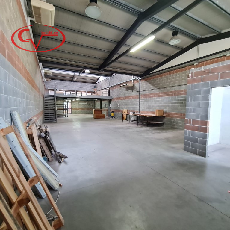 Immagine 3 di Capannone industriale in vendita  a Montevarchi