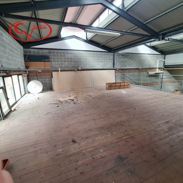 Immagine 4 di Capannone industriale in vendita  a Montevarchi