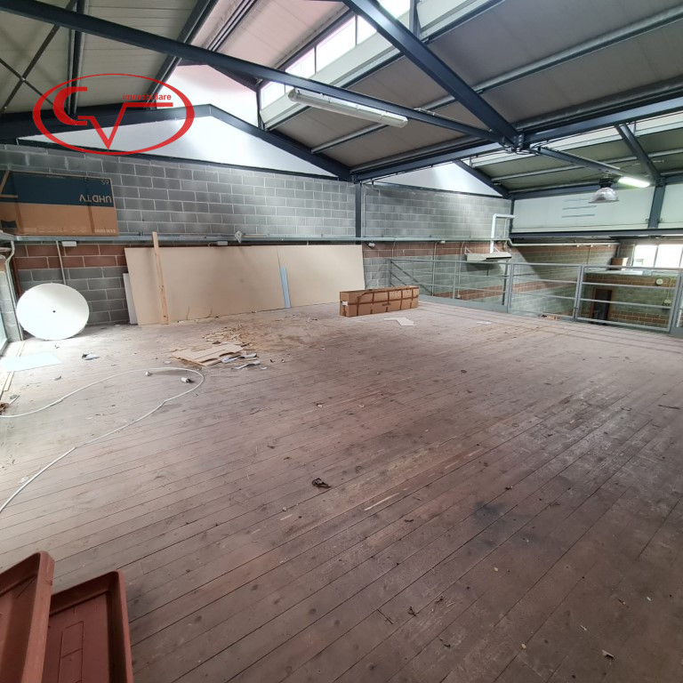 Immagine 5 di Capannone industriale in vendita  a Montevarchi