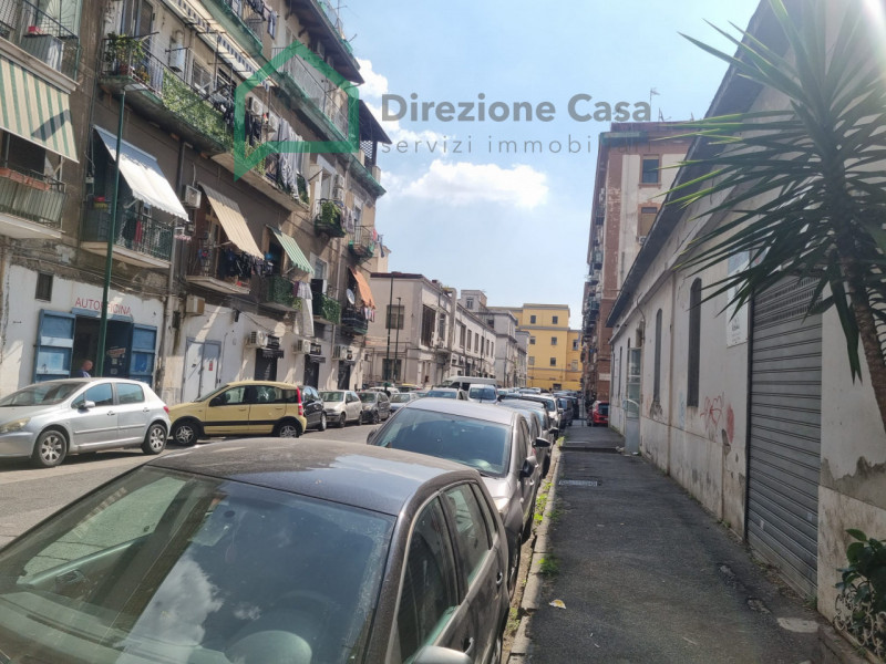 Immagine 4 di Appartamento in vendita  in Via Giuseppe Palmieri a Napoli