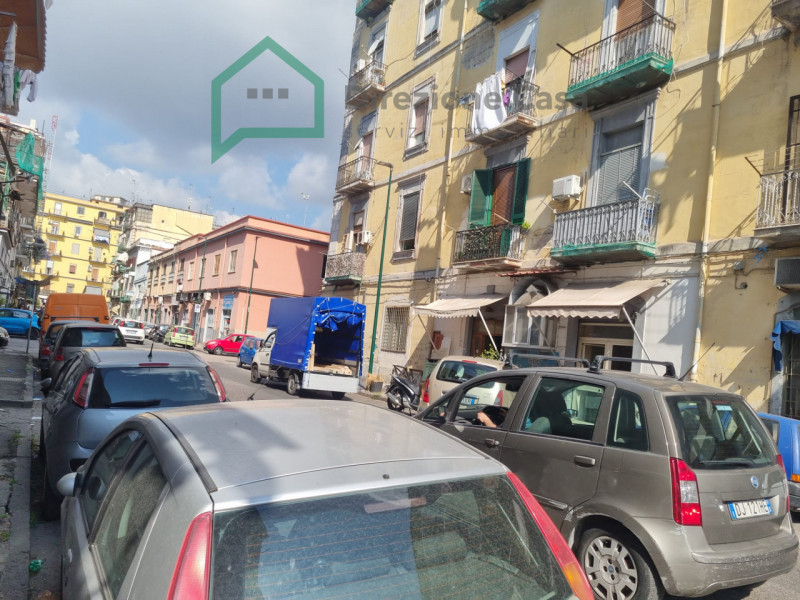 Immagine 6 di Appartamento in vendita  in Via Giuseppe Palmieri a Napoli