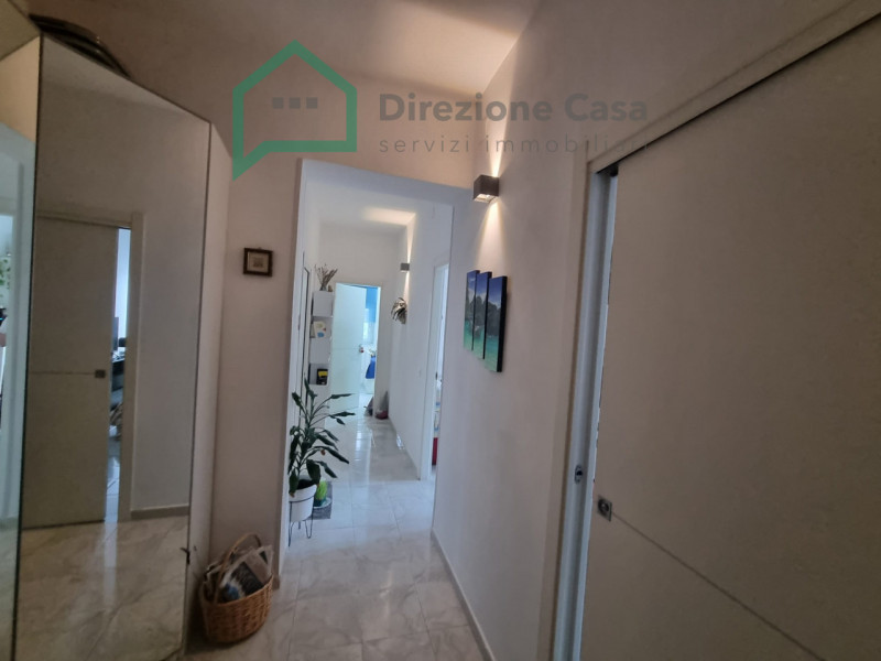 Immagine 8 di Appartamento in vendita  in Via Giuseppe Palmieri a Napoli