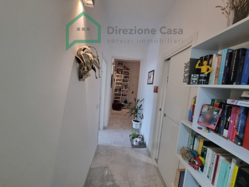 Immagine 9 di Appartamento in vendita  in Via Giuseppe Palmieri a Napoli