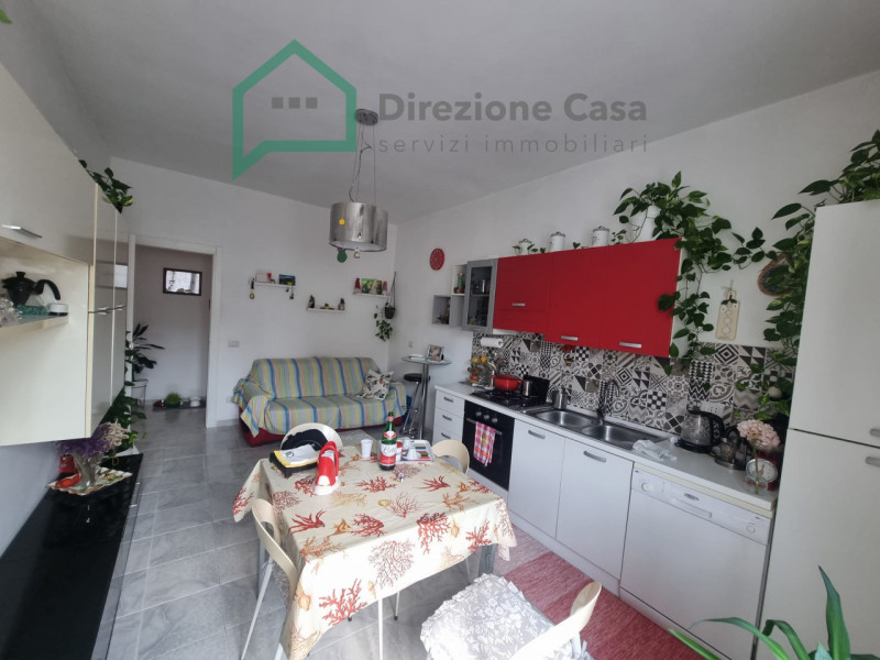 Immagine 13 di Appartamento in vendita  in Via Giuseppe Palmieri a Napoli