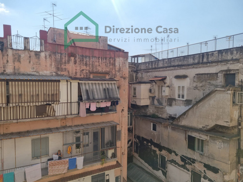 Immagine 14 di Appartamento in vendita  in Via Giuseppe Palmieri a Napoli