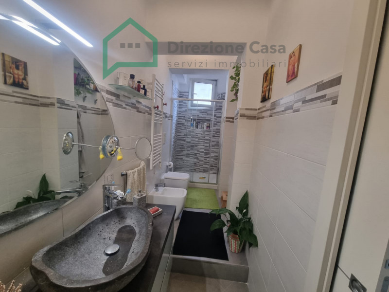 Immagine 20 di Appartamento in vendita  in Via Giuseppe Palmieri a Napoli