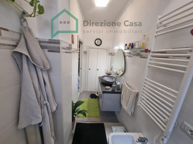 Immagine 21 di Appartamento in vendita  in Via Giuseppe Palmieri a Napoli