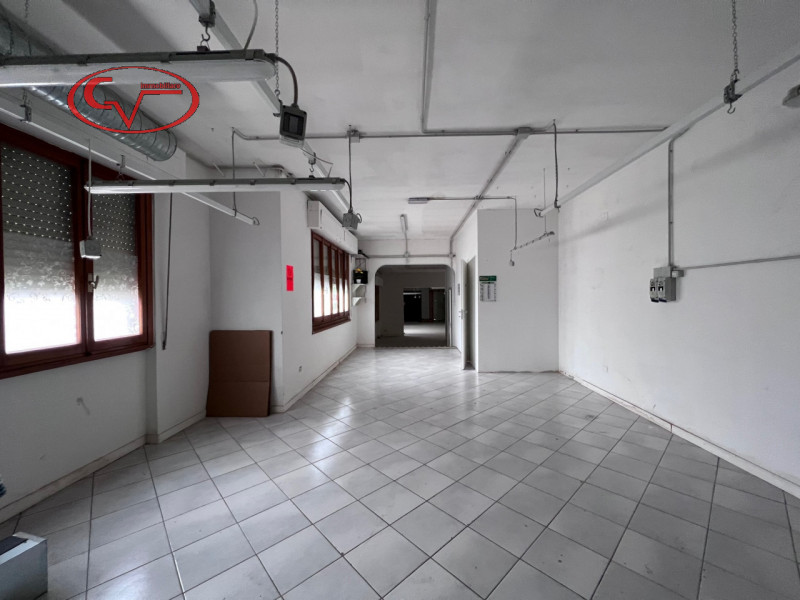 Immagine 3 di Laboratorio in affitto  in via leonardo da vinci a San Giovanni Valdarno