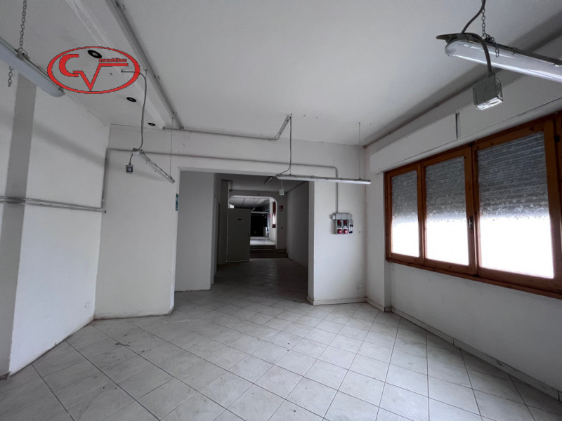 Immagine 4 di Laboratorio in affitto  in via leonardo da vinci a San Giovanni Valdarno