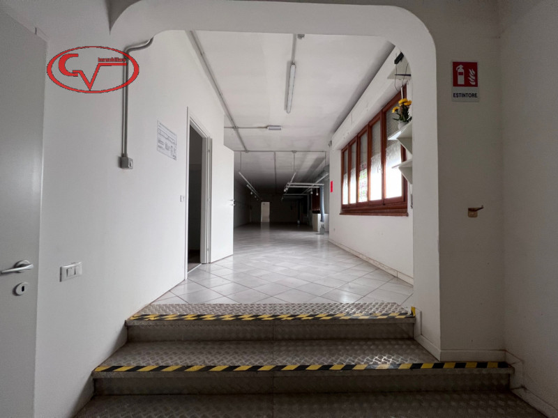 Immagine 6 di Laboratorio in affitto  in via leonardo da vinci a San Giovanni Valdarno