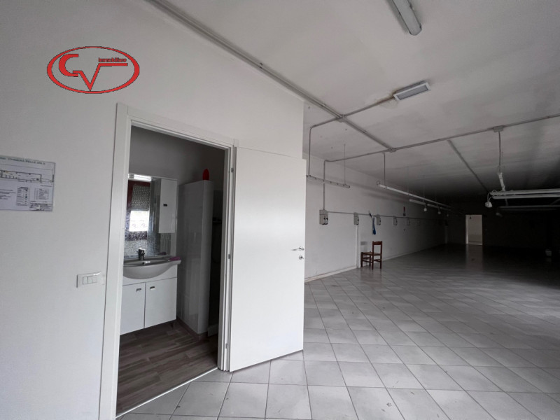 Immagine 7 di Laboratorio in affitto  in via leonardo da vinci a San Giovanni Valdarno