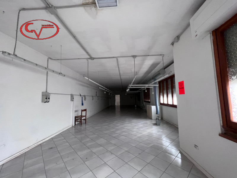 Immagine 8 di Laboratorio in affitto  in via leonardo da vinci a San Giovanni Valdarno