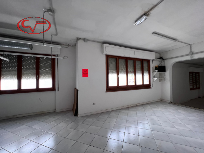 Immagine 9 di Laboratorio in affitto  in via leonardo da vinci a San Giovanni Valdarno