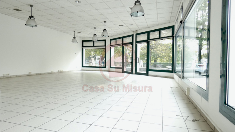 Immagine 2 di Negozio in affitto  in via Garolla a Limena