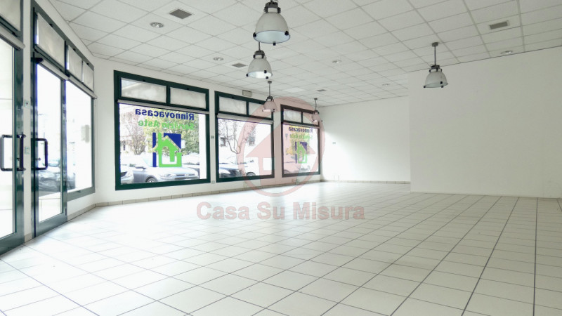 Immagine 3 di Negozio in affitto  in via Garolla a Limena