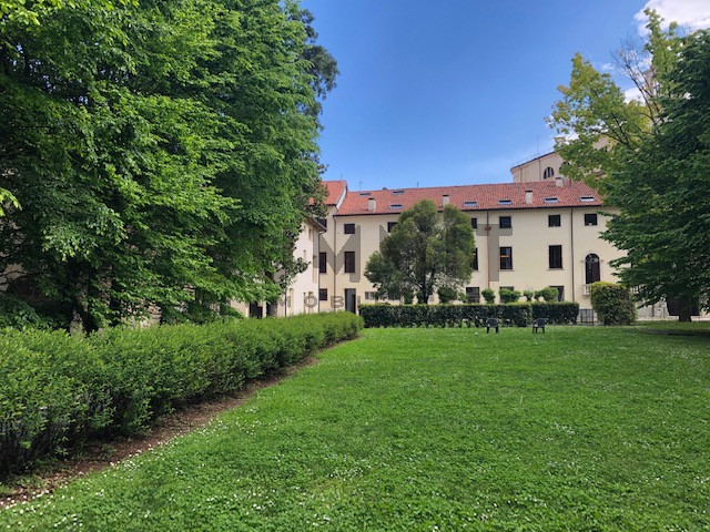 Immagine 7 di Villa in vendita  in schio a Schio