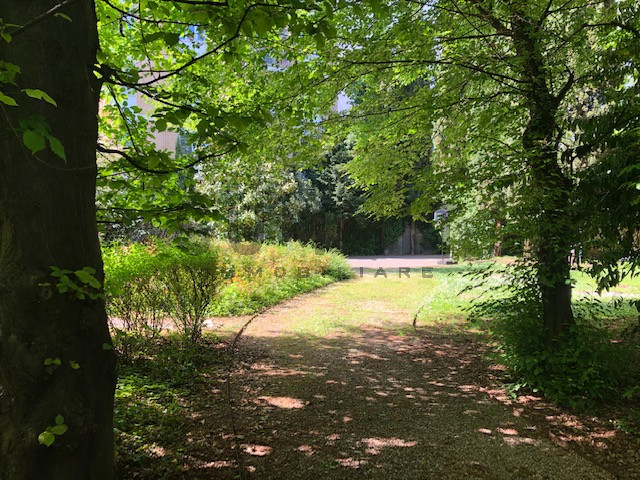 Immagine 8 di Villa in vendita  in schio a Schio