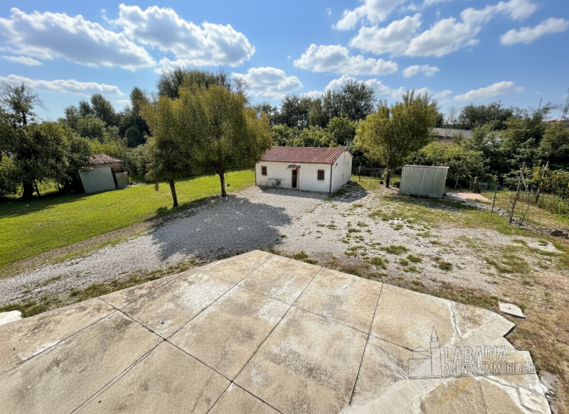 Immagine 51 di Casa indipendente in vendita  in Via Gardese 379 a Giacciano Con Baruchella