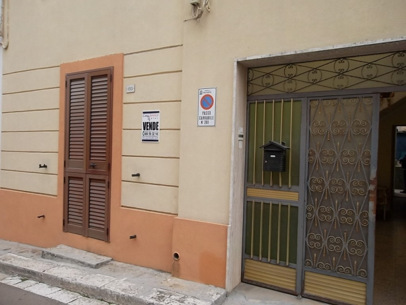 Immagine 3 di Casa indipendente in vendita  a Parabita