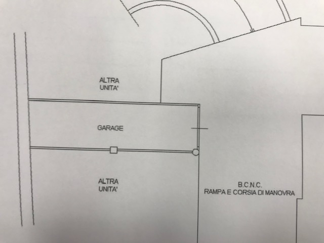 Immagine 2 di Garage in vendita  in GARAGE DOPPIO AUTOMATICO LARGO EUROPA RIF. 910 a Padova