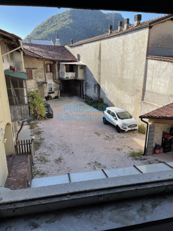 Immagine 2 di Villetta a schiera in vendita  a Torrebelvicino