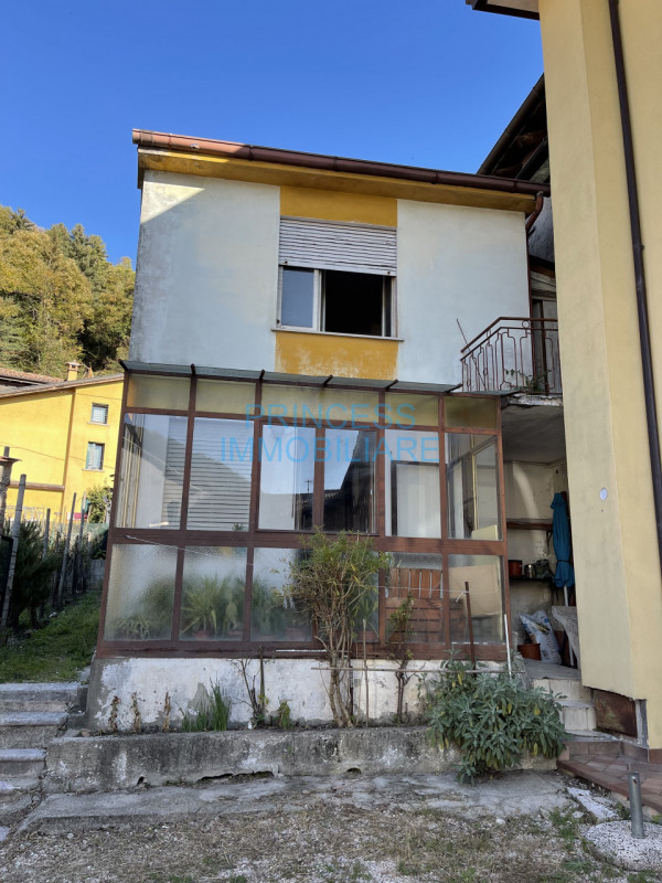 Immagine 3 di Villetta a schiera in vendita  a Torrebelvicino