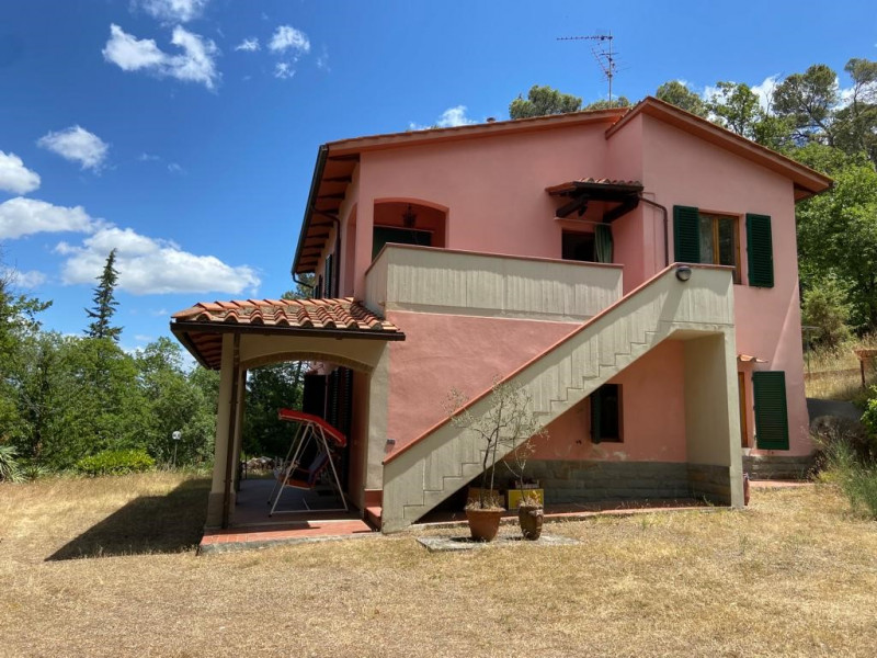 Immagine 2 di Villa in vendita  in Via d'Azeglio a Bucine