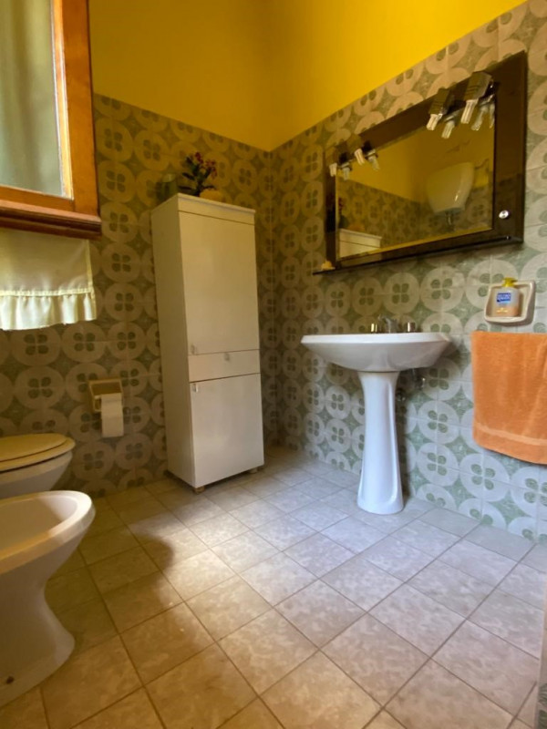 Immagine 11 di Villa in vendita  in Via d'Azeglio a Bucine