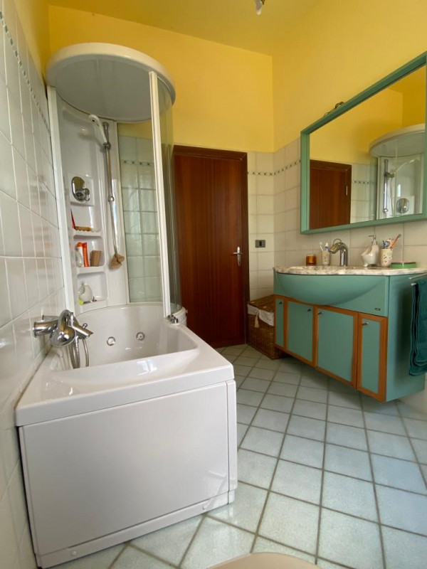 Immagine 28 di Villa in vendita  in Via d'Azeglio a Bucine