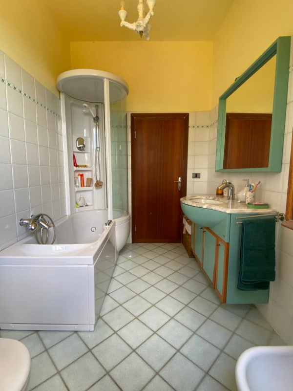 Immagine 30 di Villa in vendita  in Via d'Azeglio a Bucine