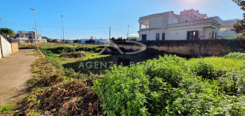 Immagine 7 di Terreno in vendita  in via w. tobagi a Taviano