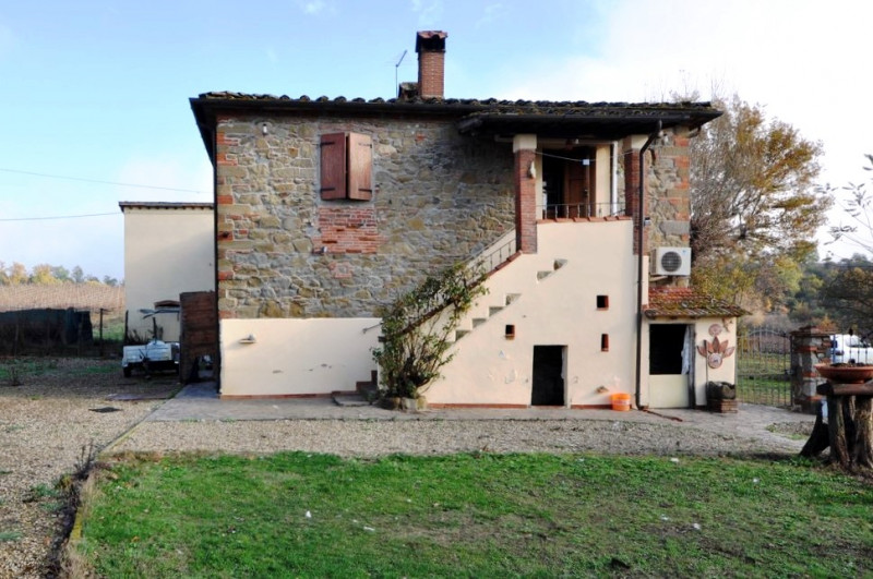 Immagine 2 di Casa indipendente in vendita  a Terranuova Bracciolini
