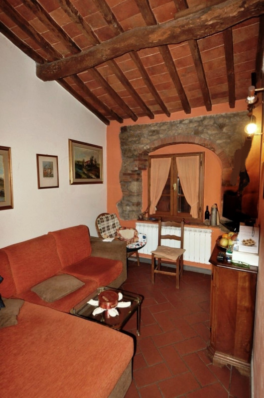 Immagine 8 di Casa indipendente in vendita  a Terranuova Bracciolini