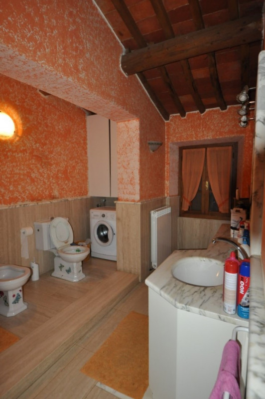 Immagine 12 di Casa indipendente in vendita  a Terranuova Bracciolini