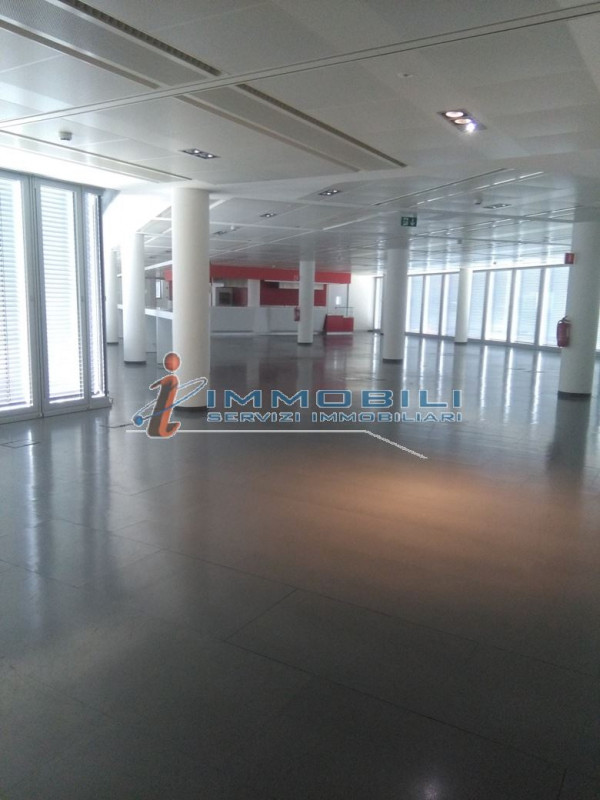 Immagine 3 di Ufficio in affitto  in VIA ANNA MARIA MOZZONI a Milano