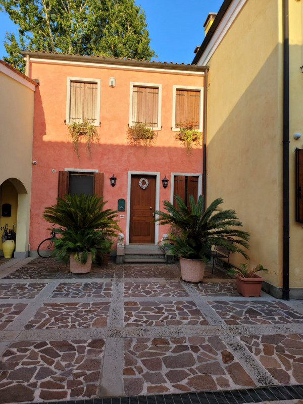 Immagine 2 di Villetta a schiera in vendita  in via euganea a Padova