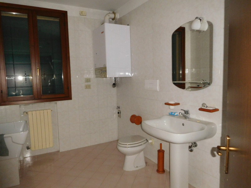 Immagine 5 di Casa bifamiliare in vendita  in Via Magellano a Selvazzano Dentro