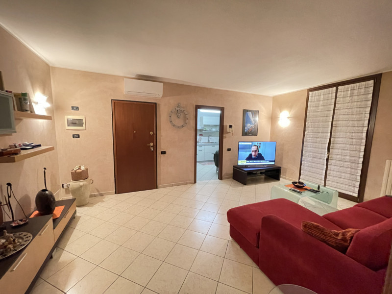 Immagine 1 di Appartamento in vendita  a Suzzara