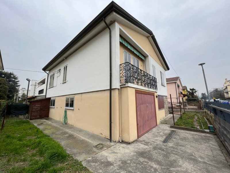 Immagine 3 di Casa bifamiliare in vendita  a Abano Terme