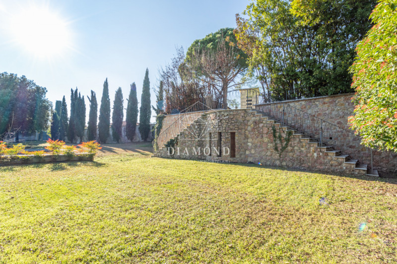 Immagine 15 di Villa in vendita  in Via Biondella a Verona