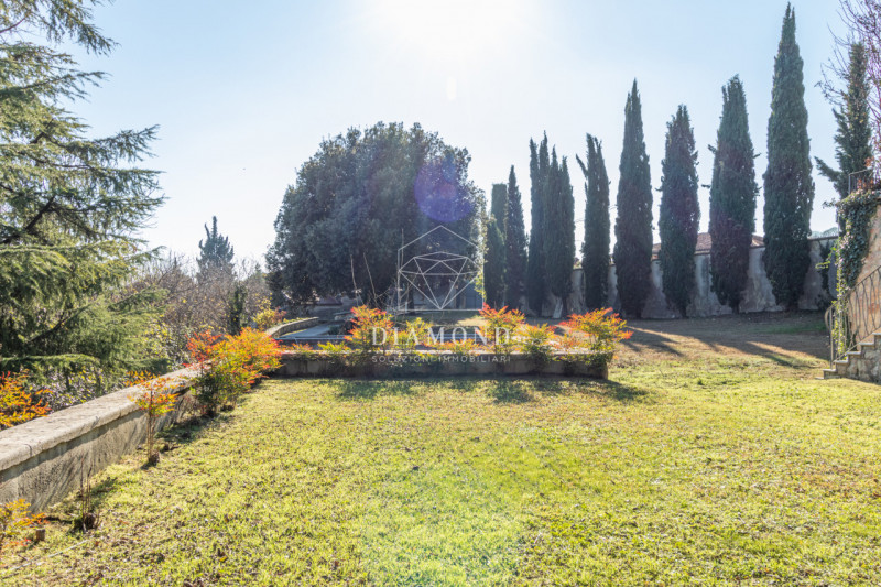 Immagine 18 di Villa in vendita  in Via Biondella a Verona