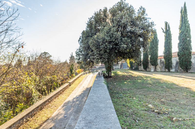 Immagine 19 di Villa in vendita  in Via Biondella a Verona