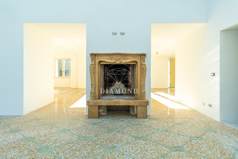 Immagine 40 di Villa in vendita  in Via Biondella a Verona