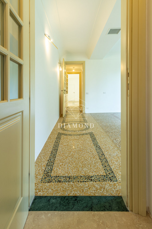 Immagine 42 di Villa in vendita  in Via Biondella a Verona