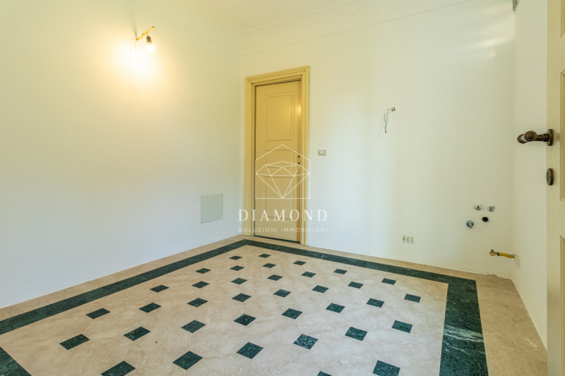 Immagine 44 di Villa in vendita  in Via Biondella a Verona