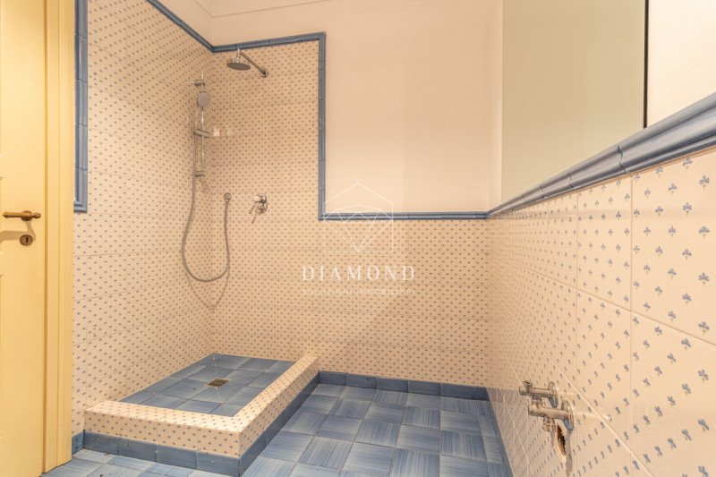 Immagine 47 di Villa in vendita  in Via Biondella a Verona